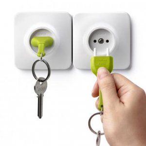Držiak na kľúče s kľúčenkou Qualy Unplug - zelený