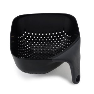 Kubický cedník JOSEPH JOSEPH Square Colander™- veľký/čierny