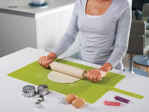 Silikónová podložka na vaľkanie JOSEPH JOSEPH Roll-up™, béžová