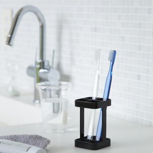 Stojan na zubné kefky YAMAZAKI Tower Slim - čierny