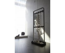 Stojan na šperky Yamazaki Tower - čierny