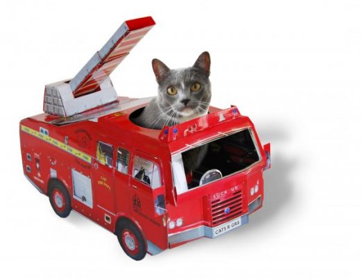Hasičské auto pre mačku SUCK UK Cat Playhouse