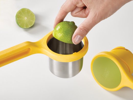 Odšťavovač JOSEPH JOSEPH Helix™ Citrus Juicer