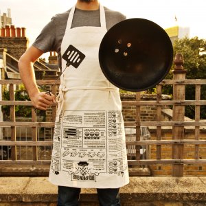 Zástera SUCK UK BBQ Apron Cooking Guide