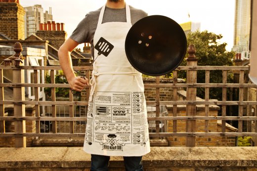 Zástera SUCK UK BBQ Apron Cooking Guide