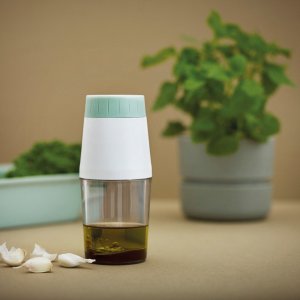 Shaker na šalátové zálievky a nápoje (200 ml.) STELTON RIG-TIG Dressing Shaker