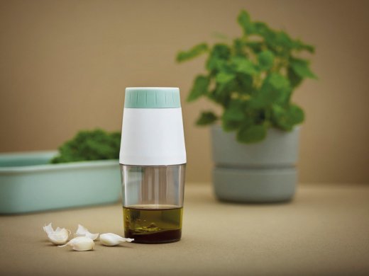 Shaker na šalátové zálievky a nápoje (200 ml.) STELTON RIG-TIG Dressing Shaker