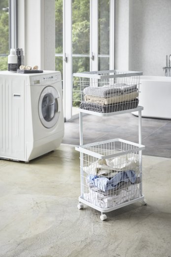 Vozík na koše s prádlom YAMAZAKI Tower Laundry Wagon, biely