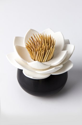 Stojan na špáradlá QUALY Lotus Toothpick Holder, bielo-čierny