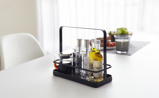 Kuchynský stojan na dochucovacie ingredience YAMAZAKI Tower Seasoning Rack, čierny