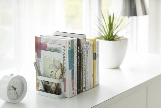 Knižné zarážky YAMAZAKI Tower Bookends, biela