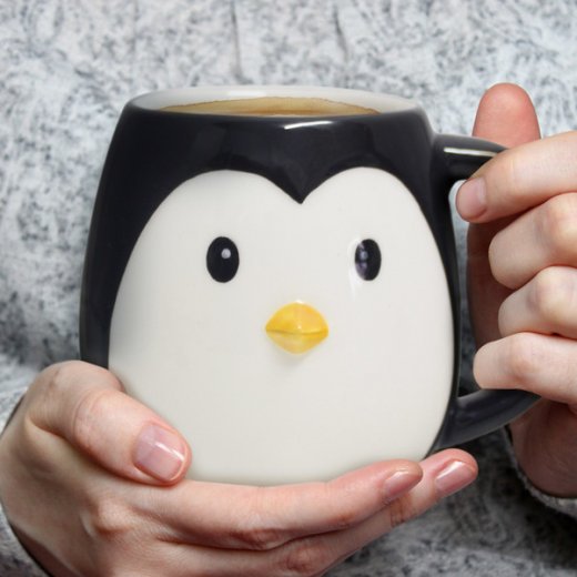 Veľký porcelánový hrnček "tučniak" BALVI Pingo, 400 ml.