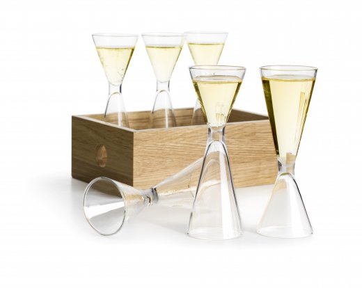 Obojstranné štamperlíky s dubovou krabičkou SAGAFORM Schnapps Set (2 cl/4 cl.,) 6 ks.