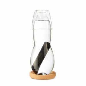 Karafa na vodu s binchotanom a pohárom BLACK-BLUM Eau Good, 800lm